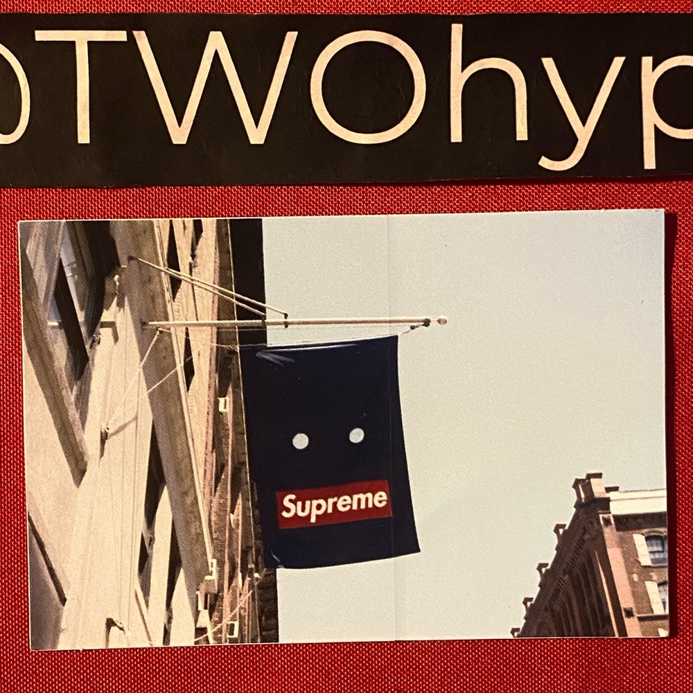 Supreme Banner Sticker (FW19) - Picture 3 of 3